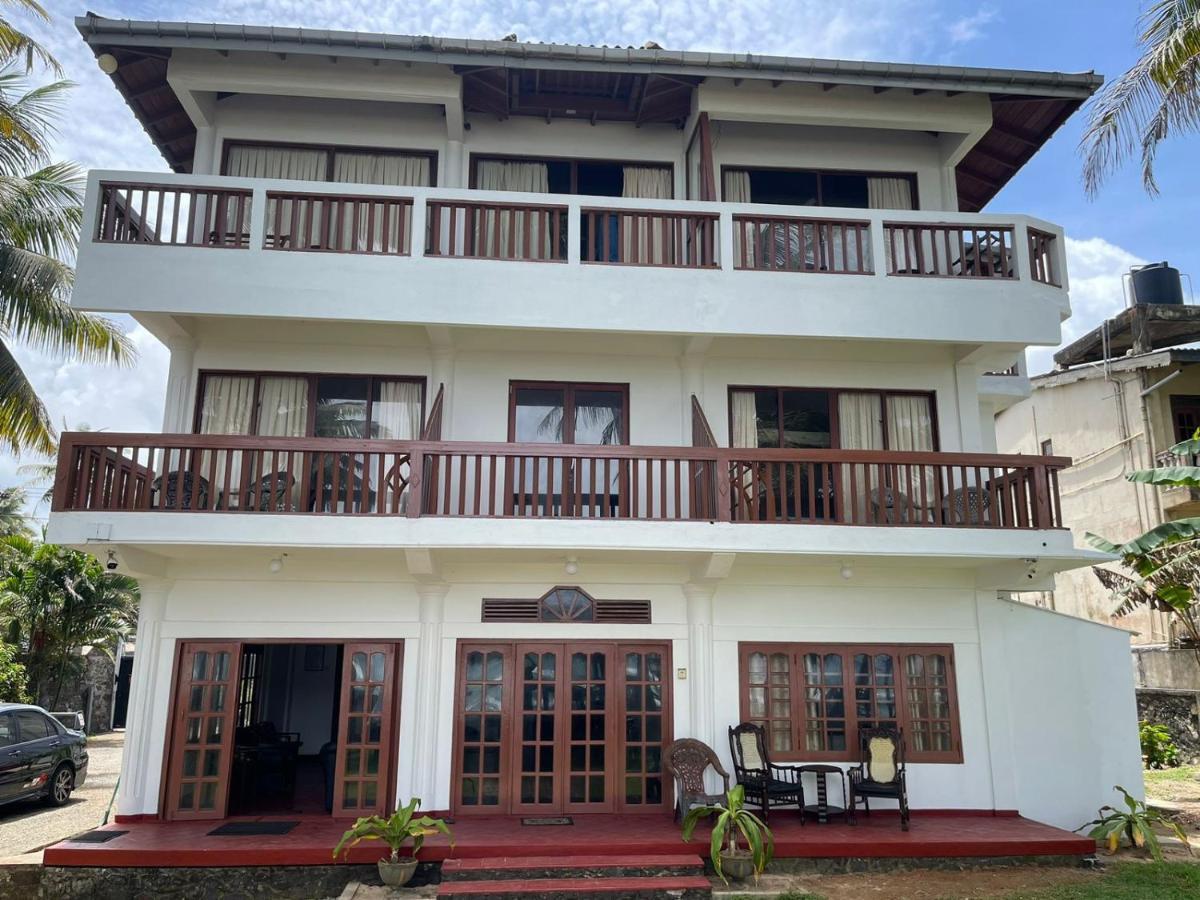 Unawatuna Beach House Bagian luar foto