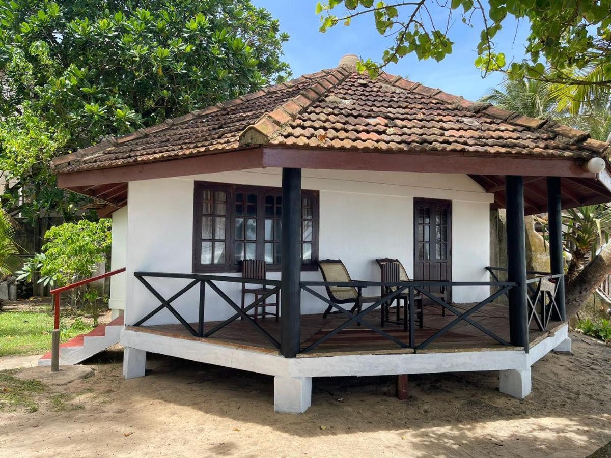 Unawatuna Beach House Bagian luar foto