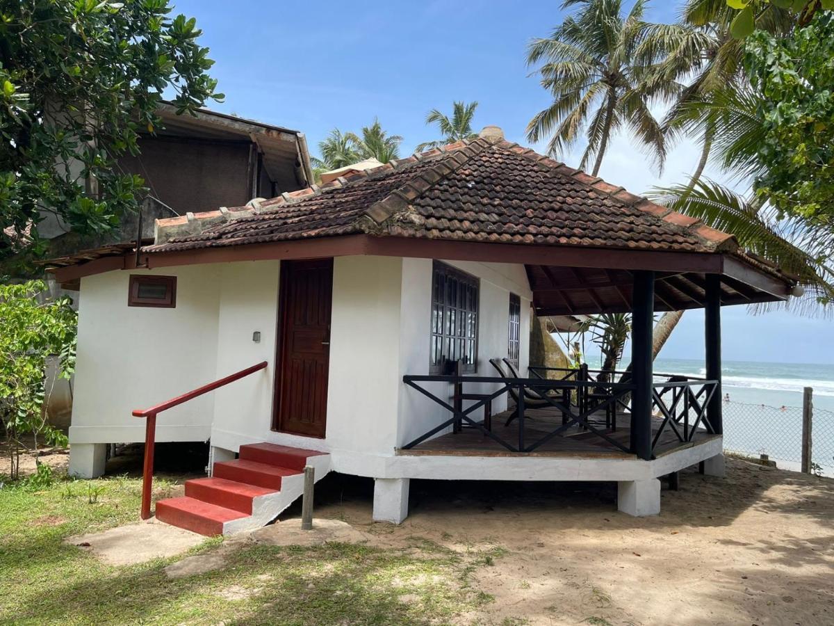 Unawatuna Beach House Bagian luar foto