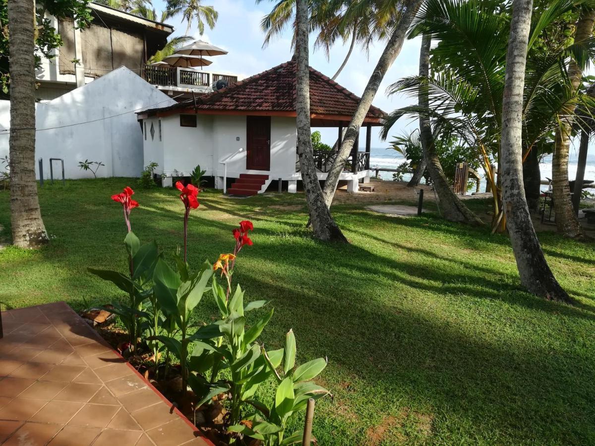 Unawatuna Beach House Bagian luar foto