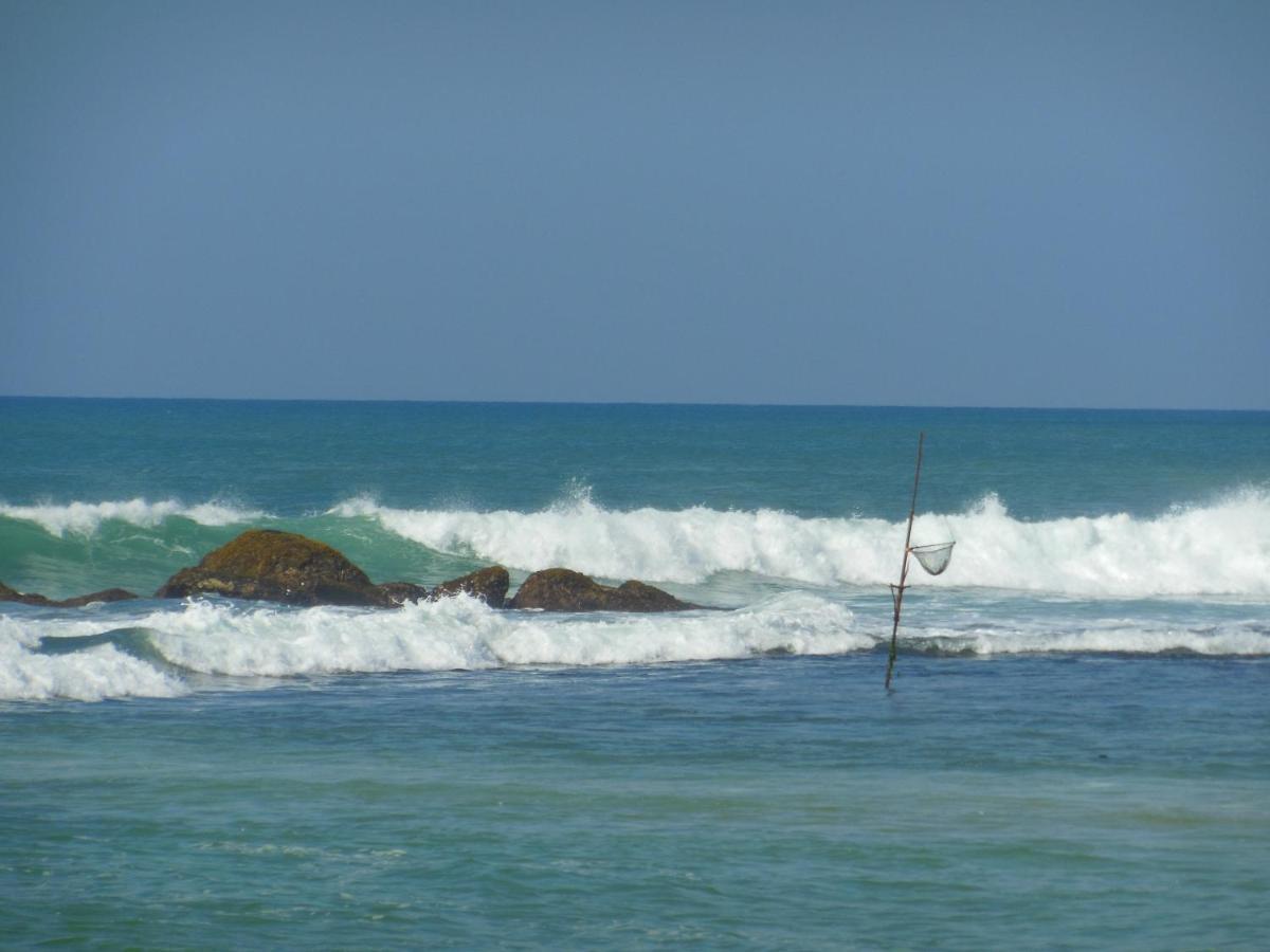 Unawatuna Beach House Bagian luar foto