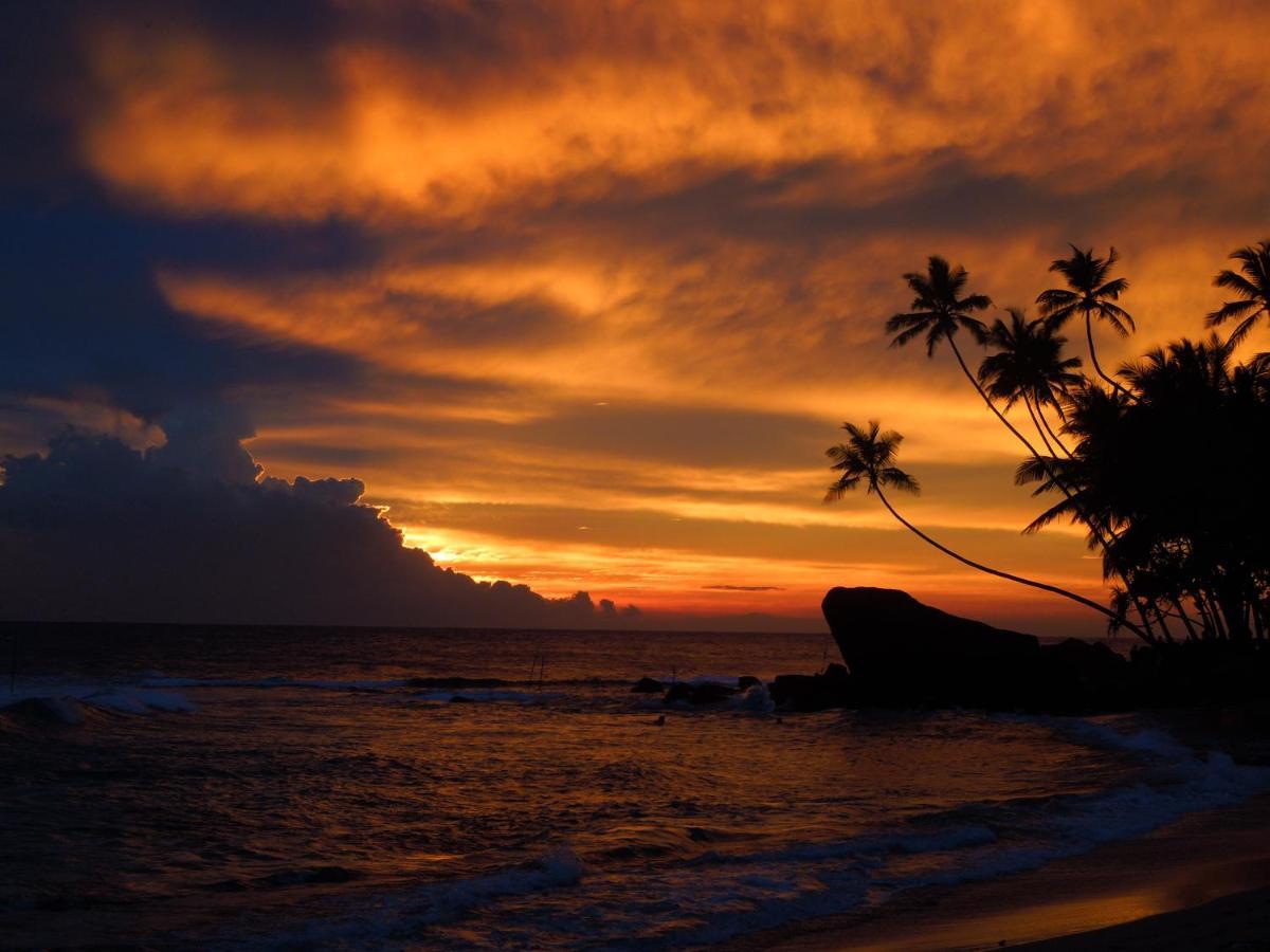 Unawatuna Beach House Bagian luar foto