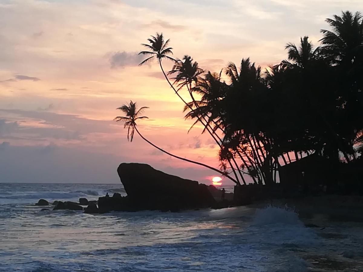 Unawatuna Beach House Bagian luar foto