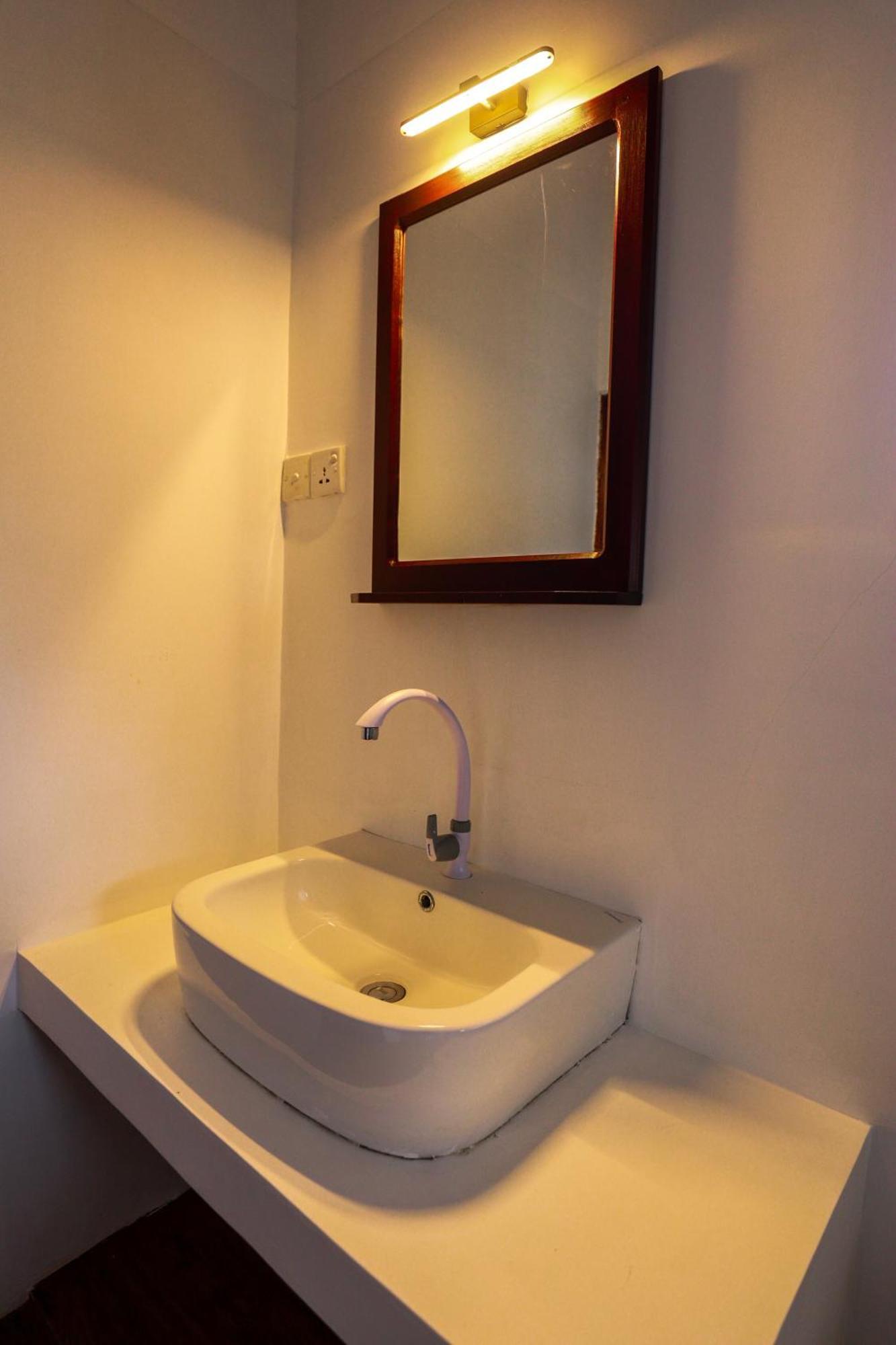 Unawatuna Beach House Bagian luar foto